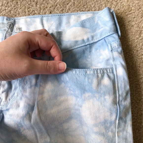 Old Navy tie-dye shorts - Picture 3 of 7